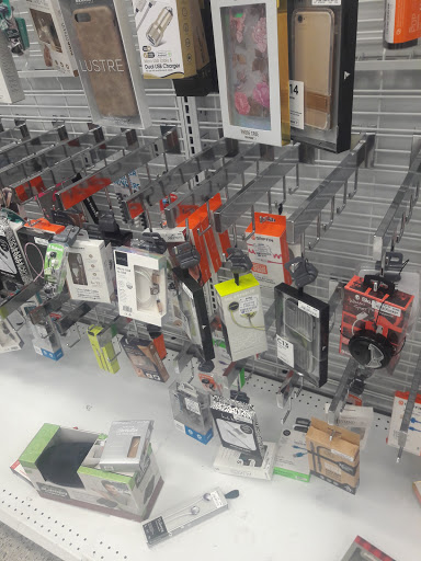 Clothing Store «Ross Dress for Less», reviews and photos, 10700 MacArthur Blvd, Oakland, CA 94605, USA