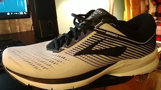 Sporting Goods Store «Fleet Feet Sports Buffalo», reviews and photos, 2290 Delaware Ave, Buffalo, NY 14216, USA