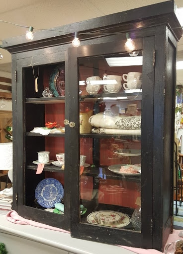 Furniture Store «3 Vintage Chicks», reviews and photos, 13012 N Cave Creek Rd, Phoenix, AZ 85022, USA