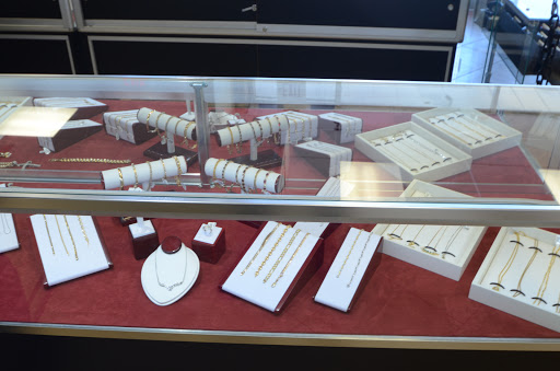 Pawn Shop «Pawn in Private», reviews and photos, 1741 E Central Rd, Arlington Heights, IL 60005, USA