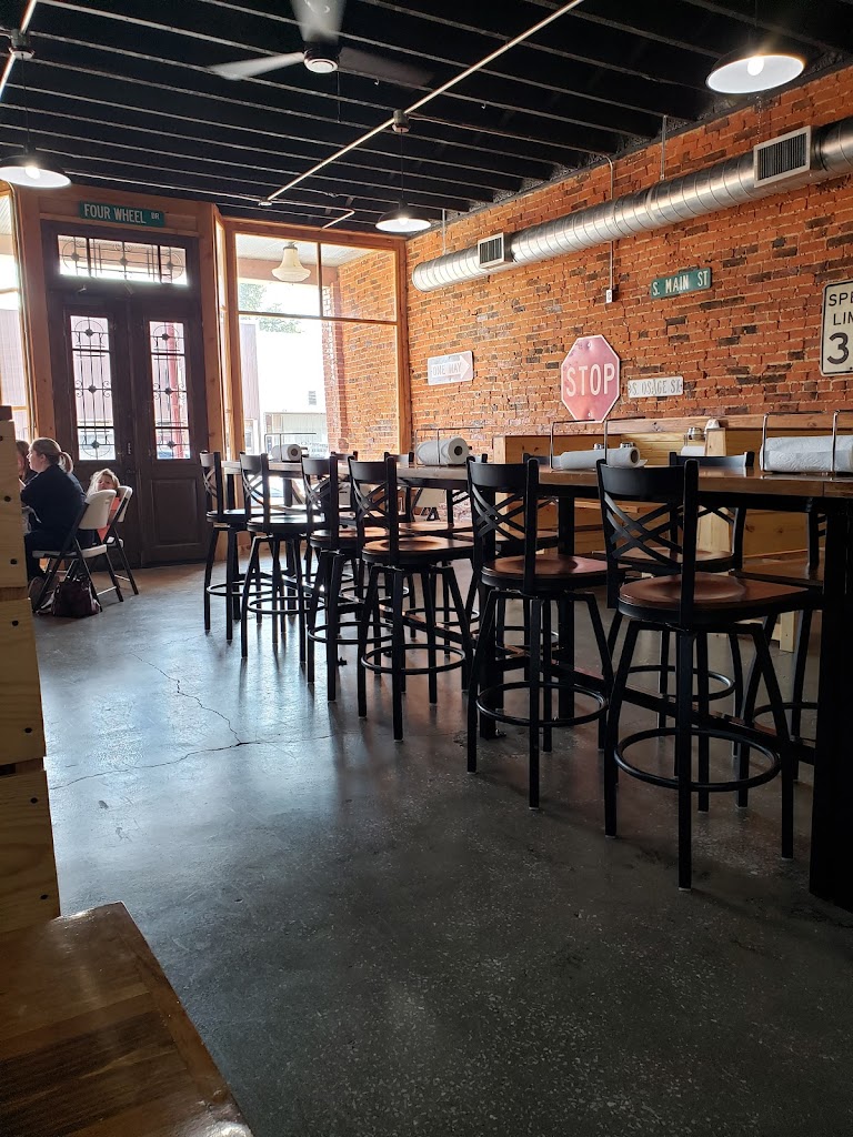 Grand Avenue Pizza 64755