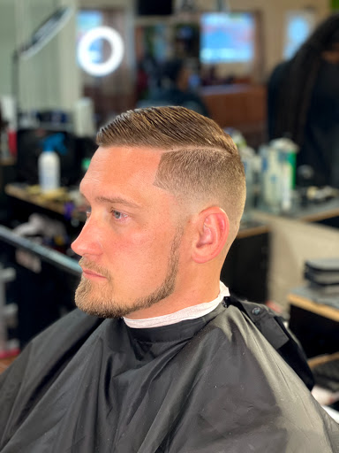 Barber Shop «Fine Line Barber shop», reviews and photos, 2408 Avenue G NW, Winter Haven, FL 33880, USA