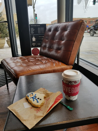 Coffee Shop «Starbucks», reviews and photos, 164 N York St, Elmhurst, IL 60126, USA