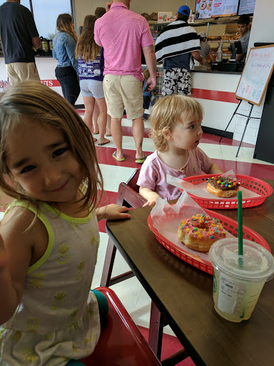 Restaurant «Shipley Do-nuts Lake Travis», reviews and photos, 3620 Ranch Rd 620 S #100, Bee Cave, TX 78738, USA