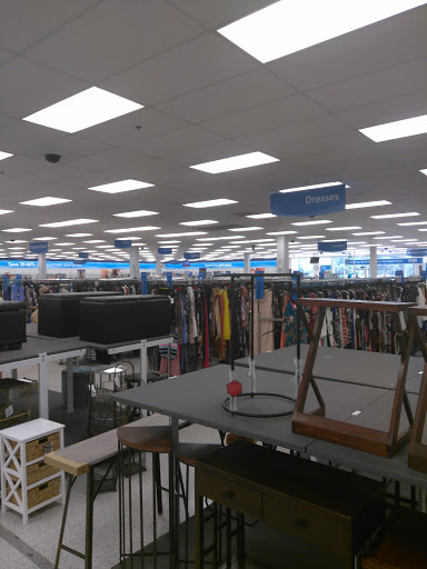 Clothing Store «Ross Dress for Less», reviews and photos, 6190 20th St, Vero Beach, FL 32966, USA