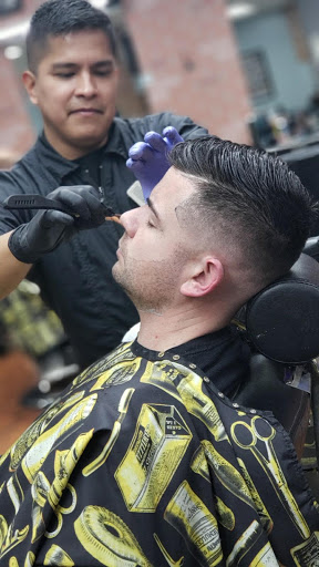 Barber Shop «Master Clips Barber Shop Bound Brook», reviews and photos, 440 W Union Ave #5, Bound Brook, NJ 08805, USA