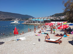 Foto von Rafaello Beach und die siedlung