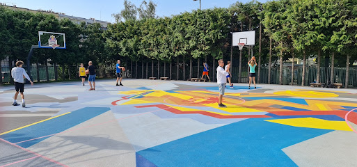 Pražačka basketball courts