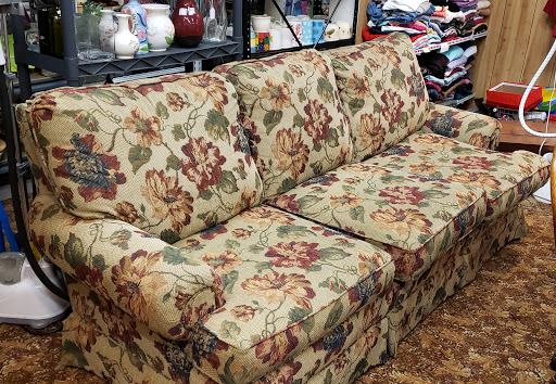 Thrift Store «Hand to Hand Thrift Store», reviews and photos, 785 Terryville Ave, Bristol, CT 06010, USA