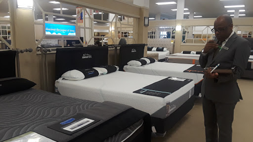 Furniture Store «Raymour & Flanigan Furniture and Mattress Store», reviews and photos, 1400 Rocky Run Pkwy, Wilmington, DE 19803, USA