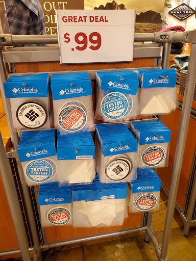 Sportswear Store «Columbia Sportswear Outlet Store - Prime Outlets in Ellenton», reviews and photos, 5661 Factory Shops Blvd #470, Ellenton, FL 34222, USA