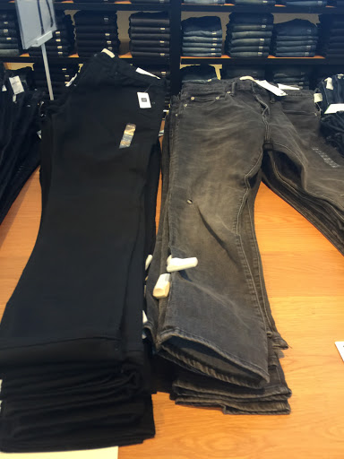 Clothing Store «Gap», reviews and photos, 673 Collins Ave, Miami Beach, FL 33139, USA