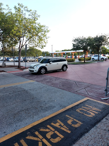 Shopping Mall «Mall At 163rd Street», reviews and photos, 1205 NE 163rd St, North Miami Beach, FL 33162, USA
