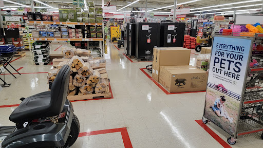 Home Improvement Store «Tractor Supply Co.», reviews and photos, 1550 Whitehall Rd, Muskegon, MI 49445, USA