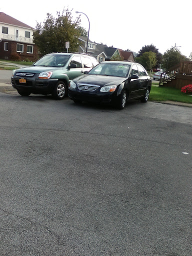 Used Car Dealer «Rayz Auto Center», reviews and photos, 2172 South Park Ave, Buffalo, NY 14220, USA