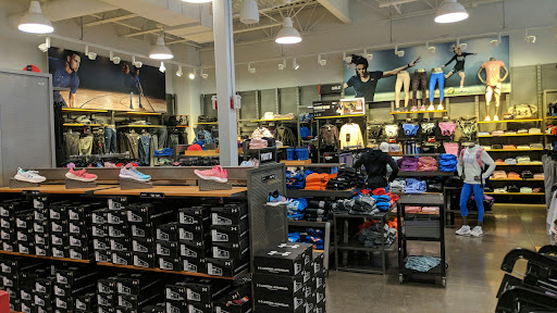 Clothing Store «Under Armour Factory House», reviews and photos, 18517 Outlet Blvd #218, Chesterfield, MO 63005, USA