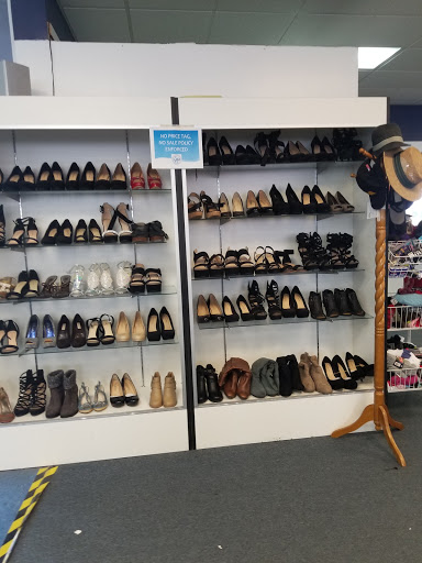 Thrift Store «Society of St. Vincent de Paul Long Beach Thrift Store», reviews and photos