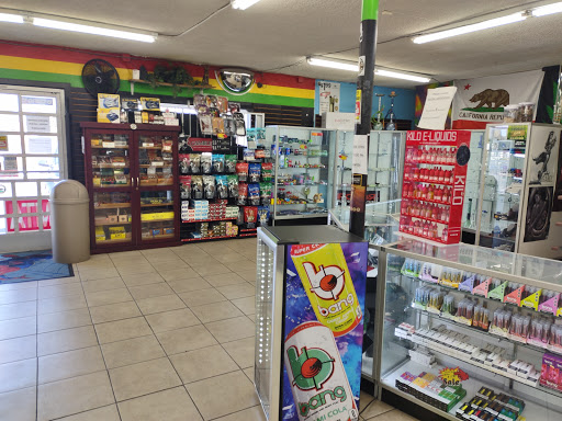 Tobacco Shop «Smokeyz Smoke Shop», reviews and photos, 410 Euclid St #7, Anaheim, CA 92802, USA