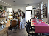 Atmosphère du Restaurant italien Jambons 10 Vins à Mios - n°2