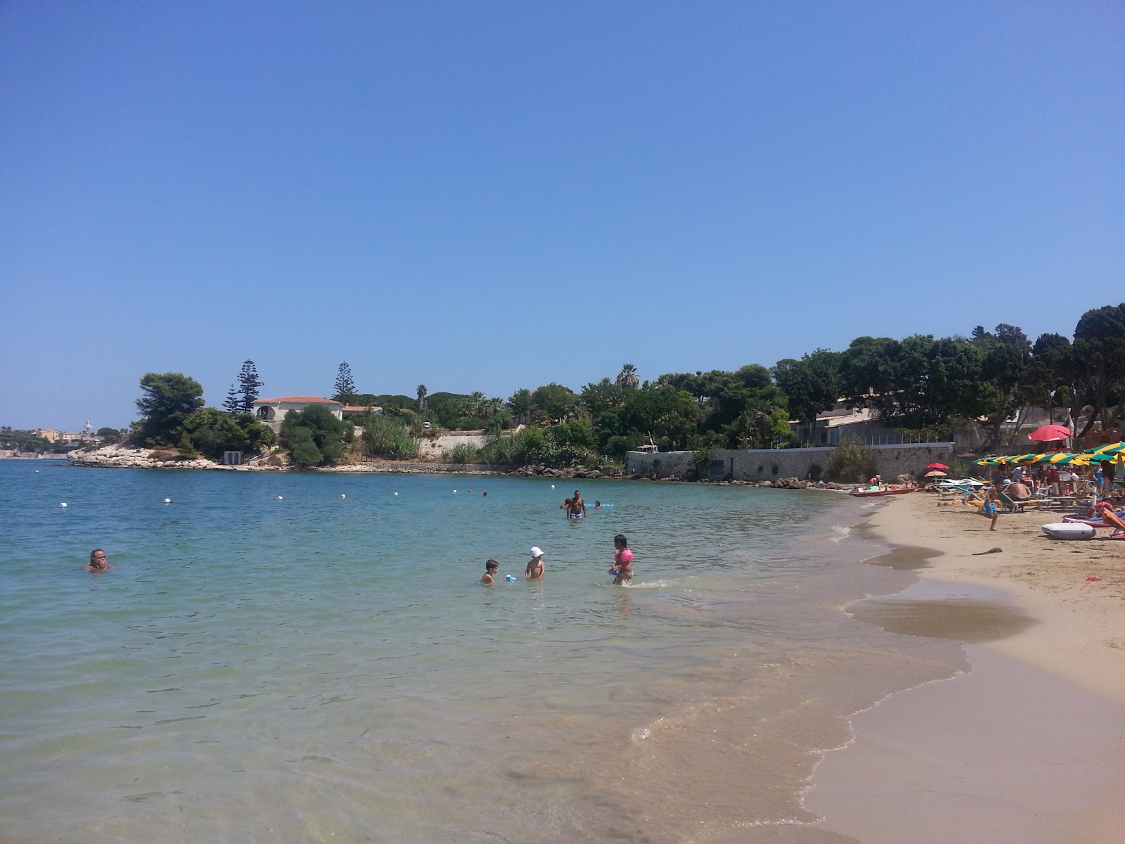 Foto von Spiaggia Punta del Pero und seine wunderschöne Landschaft