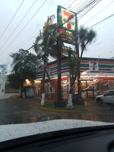 7-Eleven Maya