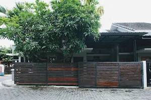 Pagar kayu house image