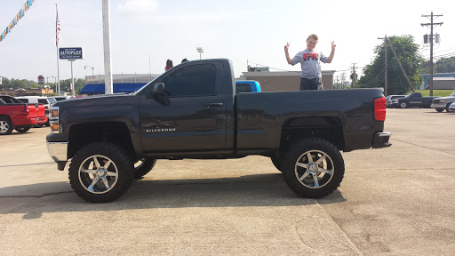 Car Dealer «Tony Knight Autoplex», reviews and photos, 955 N Riverside Dr, Clarksville, TN 37040, USA