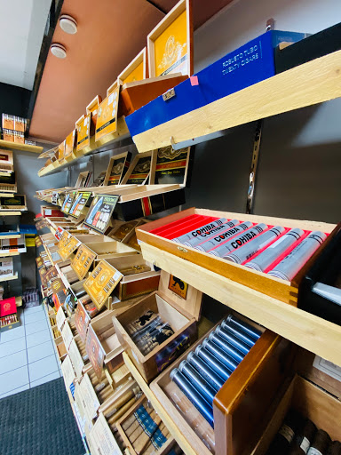 Tobacco Shop «Tobacco Palace & Vape Shop Gainesville», reviews and photos, 235 Pearl Nix Pkwy #2, Gainesville, GA 30501, USA