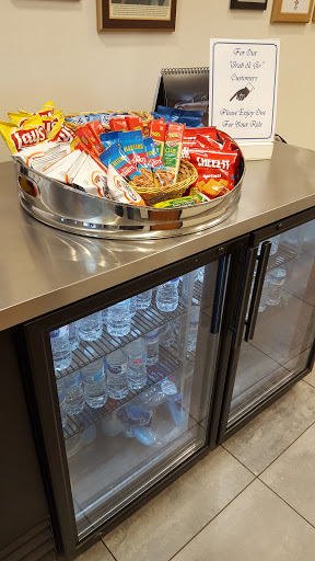 Mercedes Benz Dealer «New Country Motor Cars, Inc», reviews and photos, 1 Weston St, Hartford, CT 06120, USA