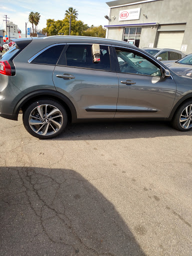 Kia Dealer «Car Pros Kia Glendale», reviews and photos, 400 S Brand Blvd, Glendale, CA 91204, USA