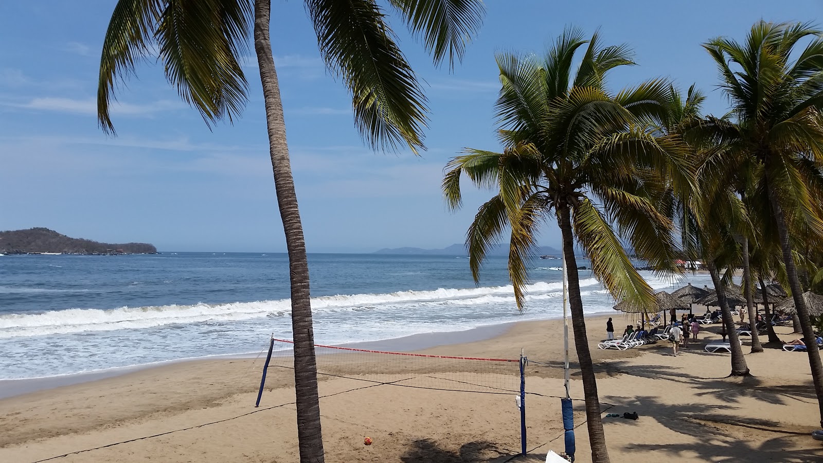 Photo de Playa Quieta avec moyenne baie