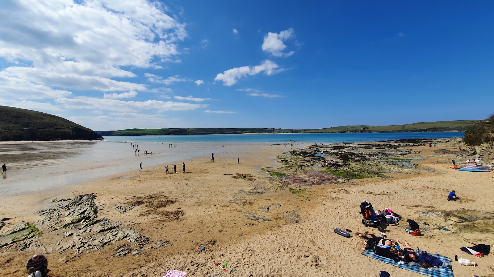 Foto von Daymer Bay mit beiger sand Oberfläche