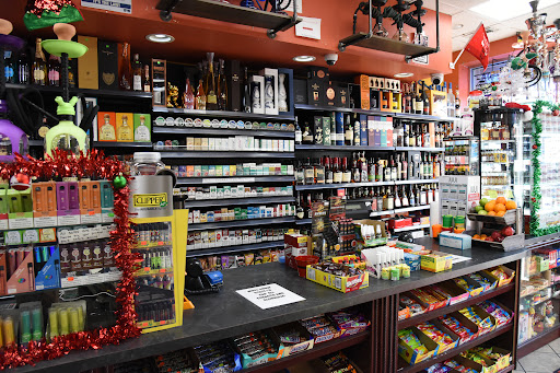 Convenience Store «McCormick Market», reviews and photos, 80 E Cermak Rd C, Chicago, IL 60616, USA