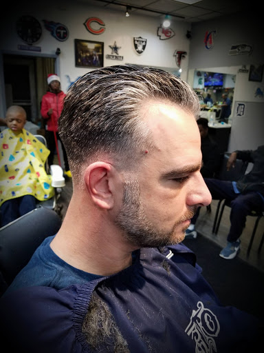 Barber Shop «20 and out barber shop», reviews and photos, 32871 Schoenherr Rd, Warren, MI 48088, USA