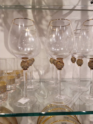 Furniture Store «Z Gallerie», reviews and photos, 14006 Riverside Dr, Sherman Oaks, CA 91423, USA