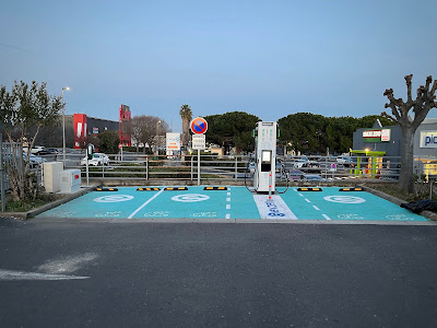 EVzen Station de recharge à Béziers