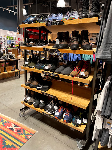 Camping Store «REI», reviews and photos, 71 Raymond Rd, West Hartford, CT 06107, USA