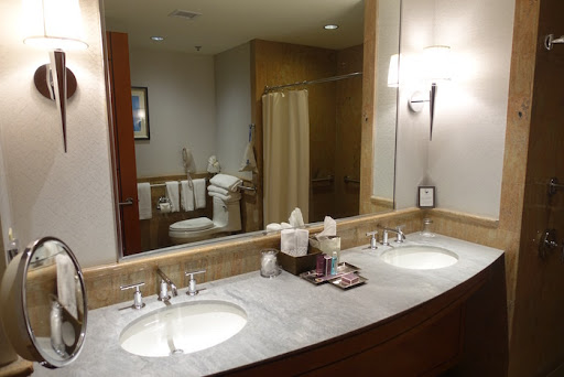 Hotel «The Ritz-Carlton New York, Westchester», reviews and photos, 3 Renaissance Square, White Plains, NY 10601, USA