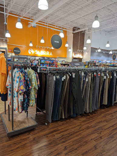 Outdoor Sports Store «Sierra Trading Post», reviews and photos, 95 Danada Square East, Wheaton, IL 60189, USA