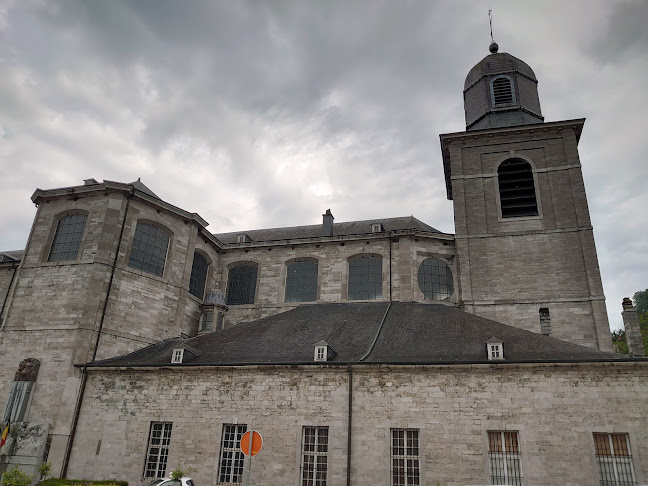 Beoordelingen van Collegiale kerk Sint-Begga in Andenne - Kerk