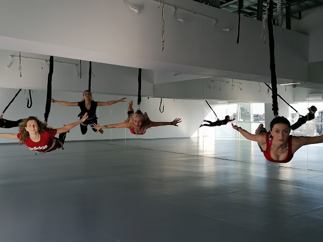 Opinii despre Beyond Limits Bungee Workout în <nil> - Școală de dans