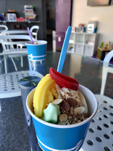 Frozen Yogurt Shop «Craze Yogurt Lounge», reviews and photos, 1327 George Dieter Dr, El Paso, TX 79936, USA