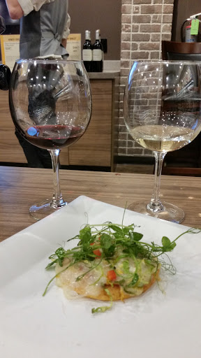 Wine Store «Total Wine & More», reviews and photos, 7925 N Blackstone Ave, Fresno, CA 93720, USA