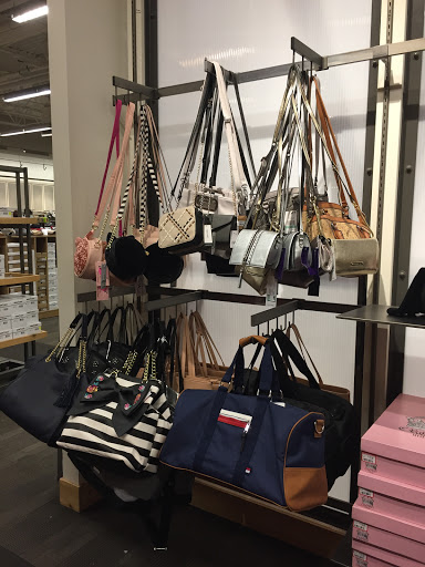 Shoe Store «DSW Designer Shoe Warehouse», reviews and photos, 15001 Potomac Town Pl #120, Woodbridge, VA 22192, USA