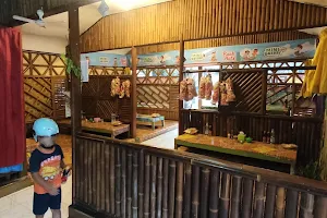 Empal Gentong Khas Cirebon dan Sop Iga "Ibu Sari" image