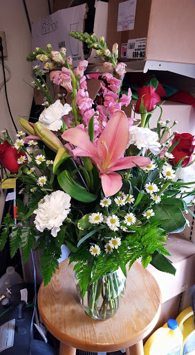 Florist «The Finishing Touch Florist», reviews and photos, 215 Kings Hwy #101, Fredericksburg, VA 22405, USA
