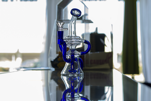 Vaporizer Store «Inhale Exhale Smoke Shop», reviews and photos, 1604 S Hwy 97 #3, Redmond, OR 97756, USA