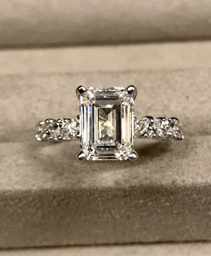 Jewelry Store «Zales –The Diamond Store», reviews and photos, 7700 E Kellogg Dr, Wichita, KS 67207, USA