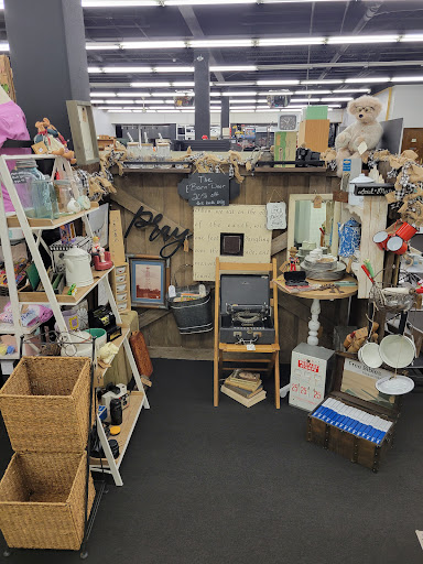 A2Z Crafts & Antiques