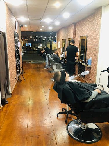 CJ Barbearia / Barbershop Faro